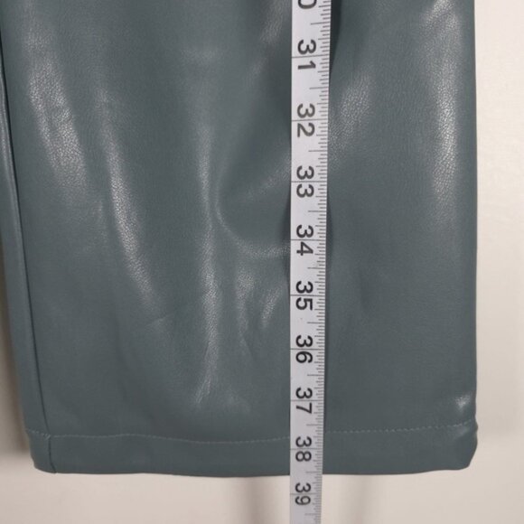 NEW 7 for all mankind FAUX LEATHER Cargo Straight Pants Style 82336 Size S - Picture 10 of 16